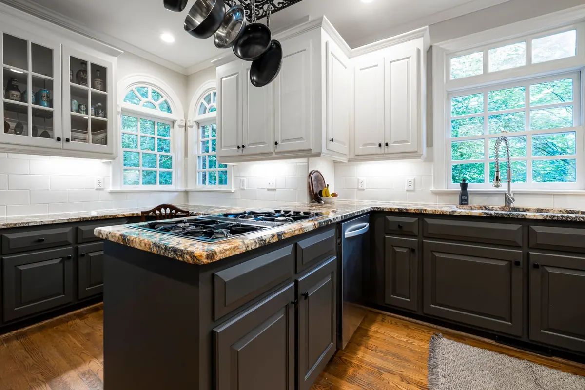 Common Mistakes to Avoid When Painting Kitchen Cabinets